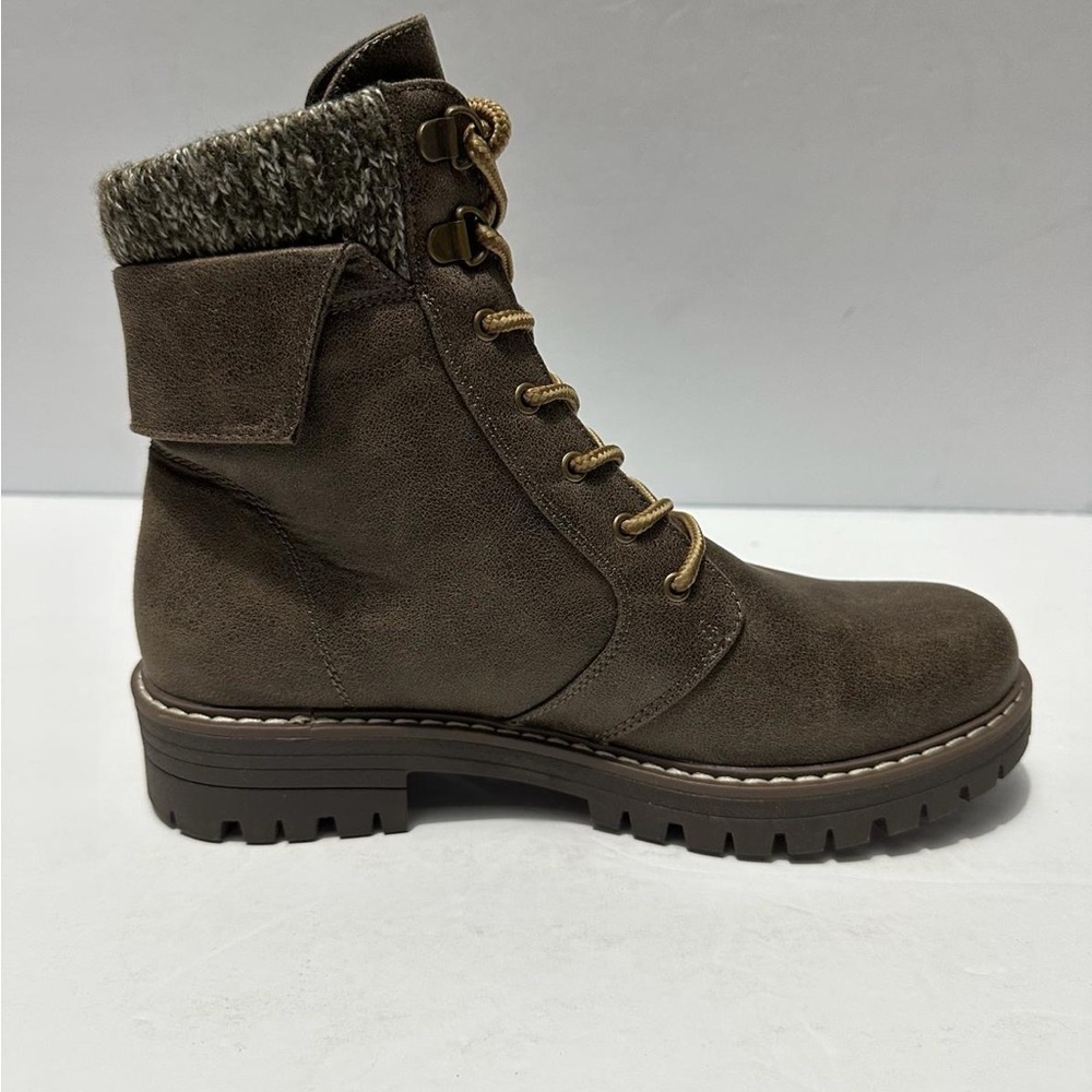 Cliffs by White Mountain Woman Boot Lace Up Stone / Fabric Boot Size 7m